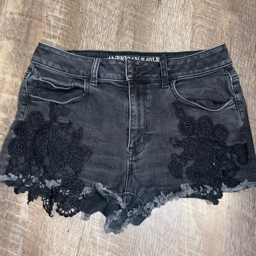 size 10 black American Eagle shorts